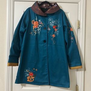 Floral Embroidered Women's Lightweight Coat. Size L. No brand.